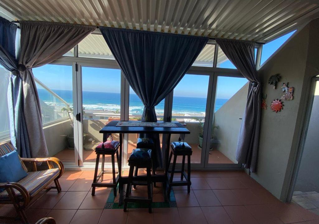 Photo of Patio Balcony in Manaba Beach