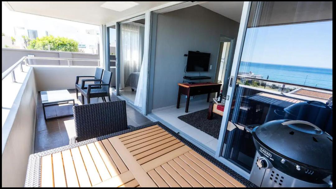 Photo of Others in Bloubergstrand