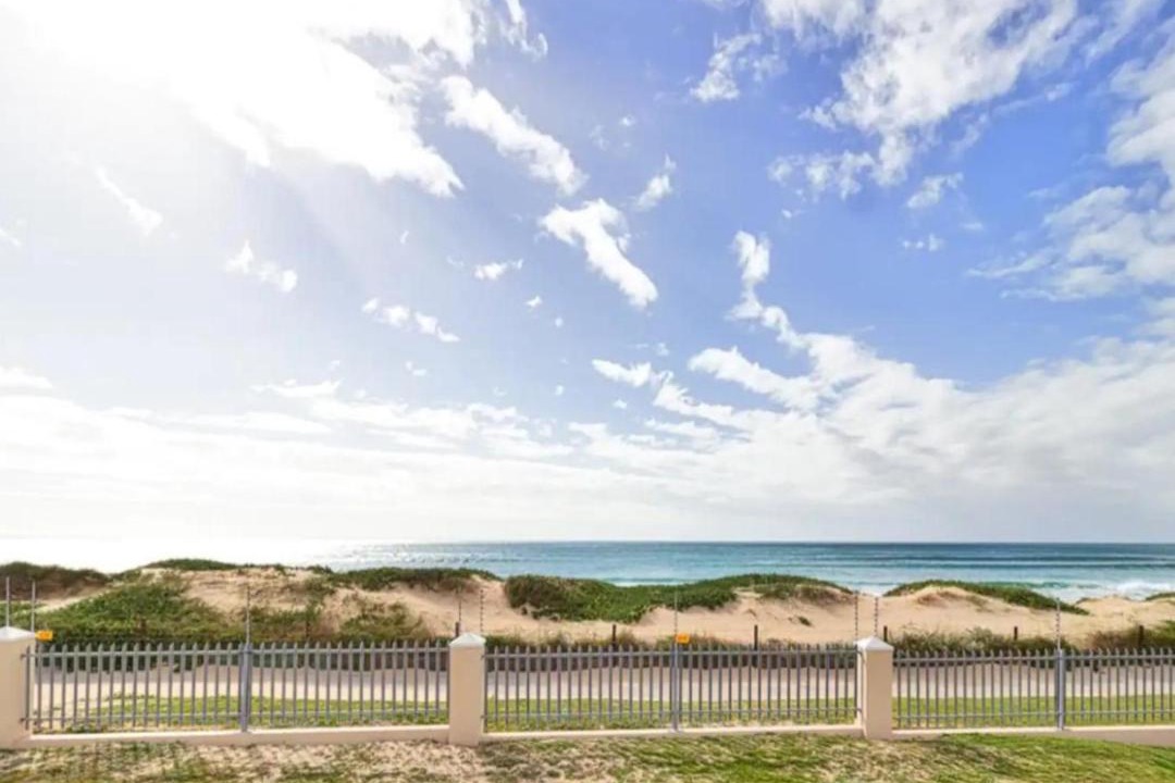 Photo of Others in Pollok Beach