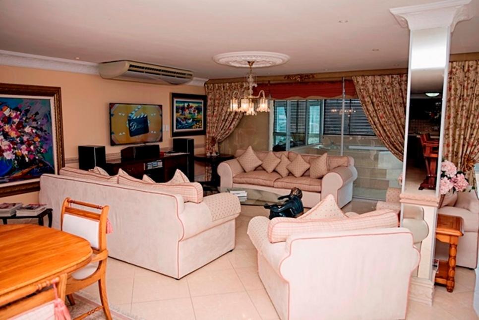 Photo of Livingroom in Margate Beach