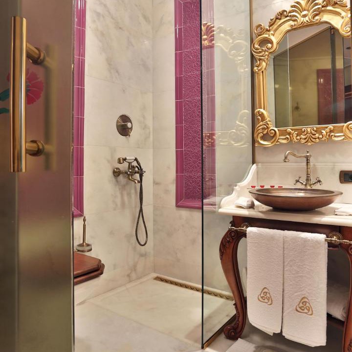 Photo of Bathroom in Pera