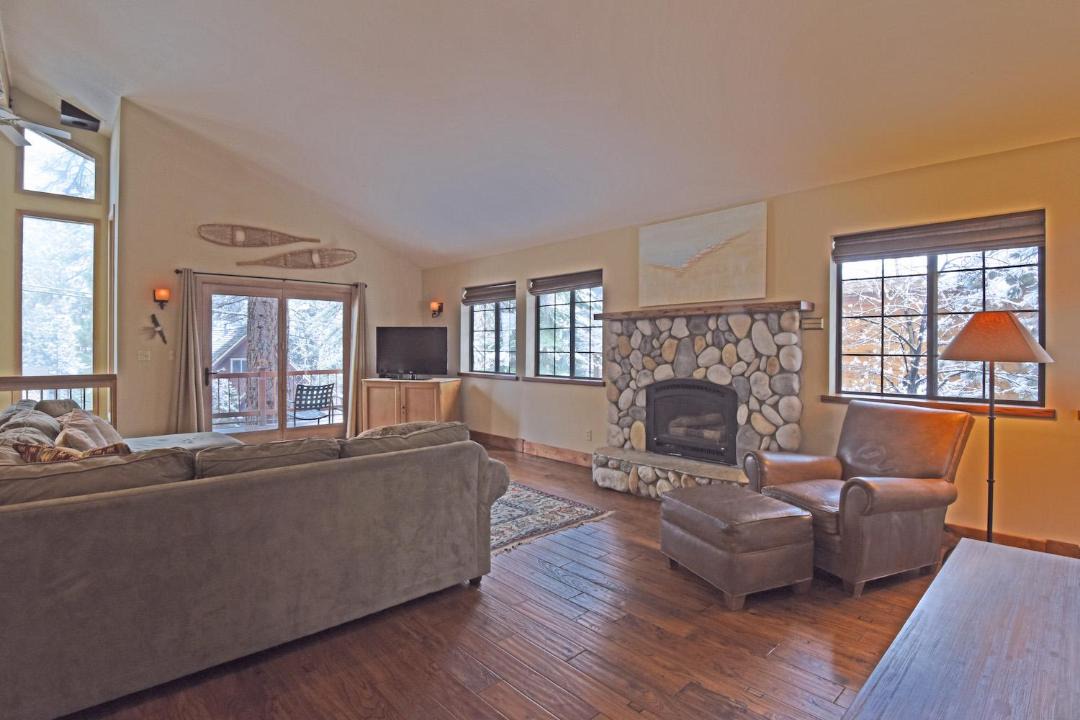 Photo of Livingroom in Brockway