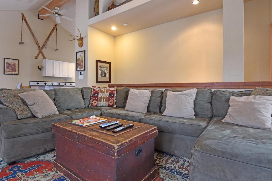 Photo of Livingroom in Brockway