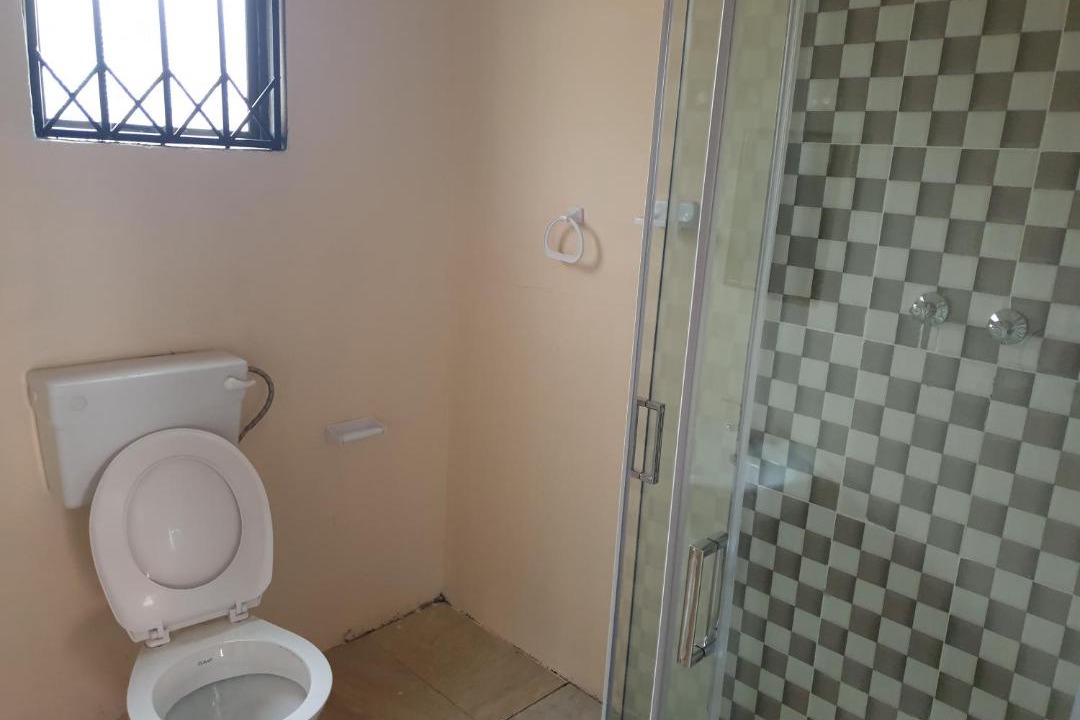 Photo of Bathroom in Estcourt