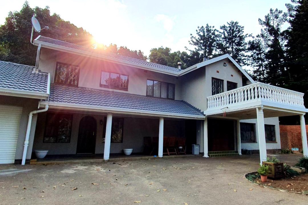 Photo of Buildings in Botha's Hill