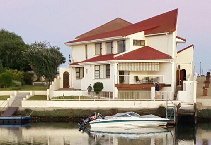 Photo of Others in Port Owen