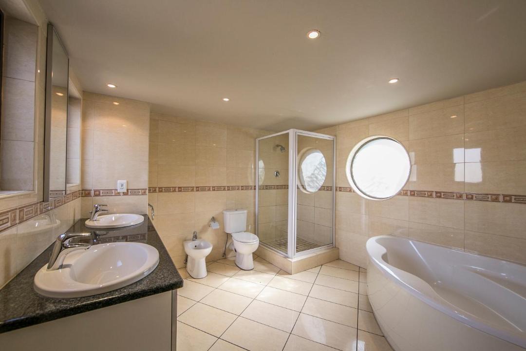 Photo of Bathroom in Greater Johannesburg Metropolitan Area