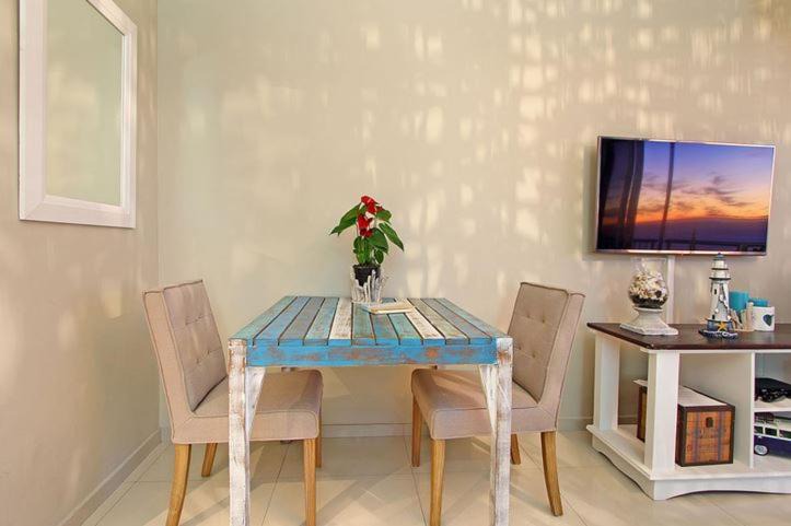 Photo of Others in Bloubergstrand
