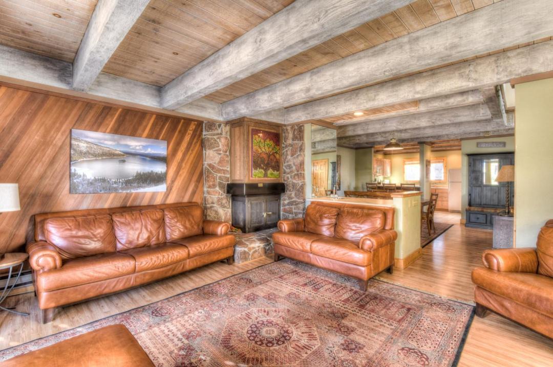 Photo of Livingroom in Brockway