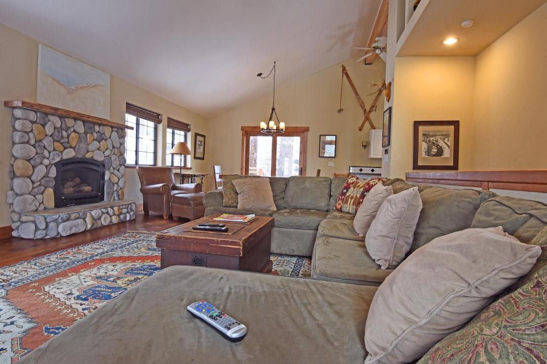 Photo of Livingroom in Brockway