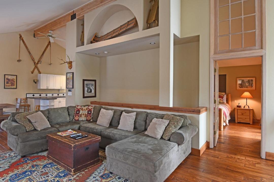Photo of Livingroom in Brockway