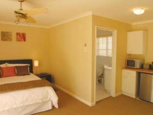 Photo of Bedroom in Pollok Beach