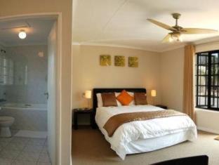 Photo of Bedroom in Pollok Beach
