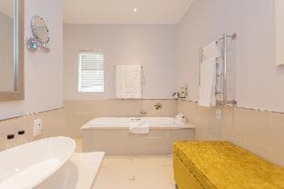 Photo of Bathroom in George
