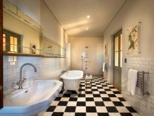 Photo of Bathroom in Simondium