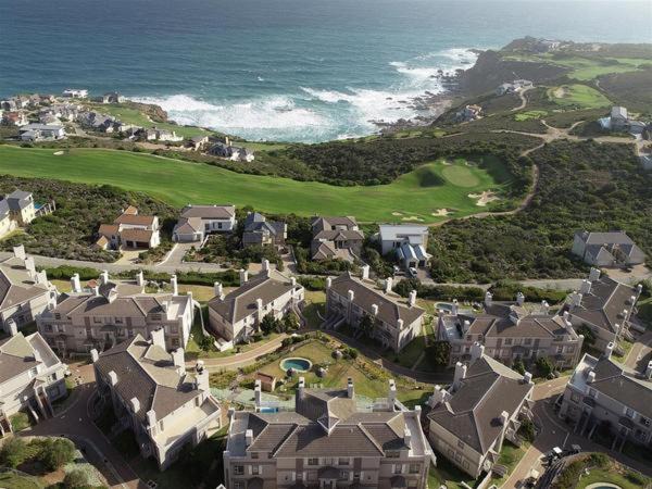 Photo of Others in Pinnacle Point
