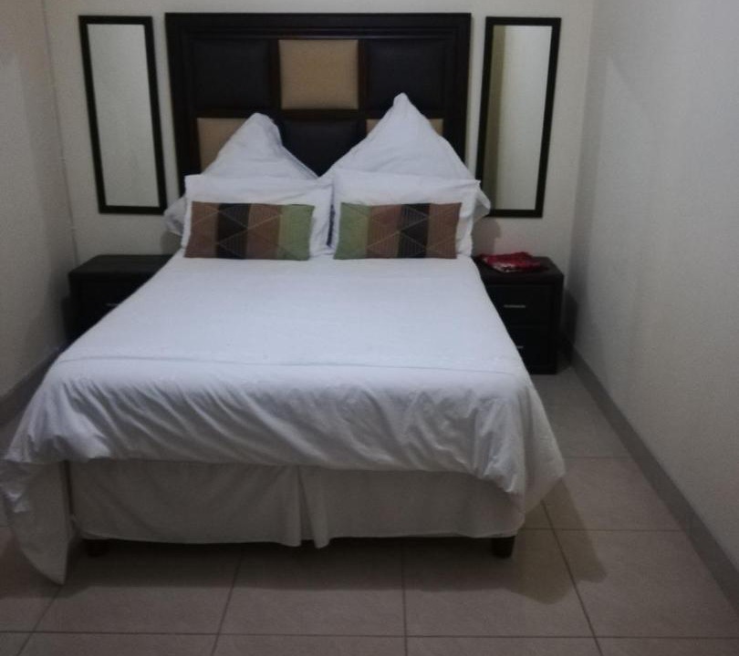 Photo of Bedroom in Constantia Kloof