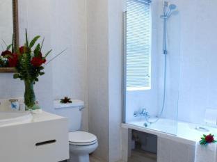 Photo of Bathroom in Woodmead