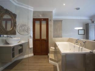 Photo of Bathroom in Westcliff
