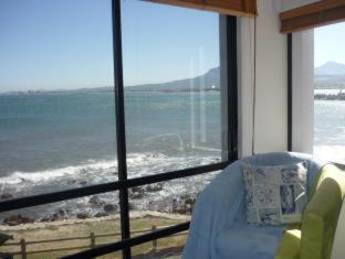 Photo of Others in Gordons Bay Central