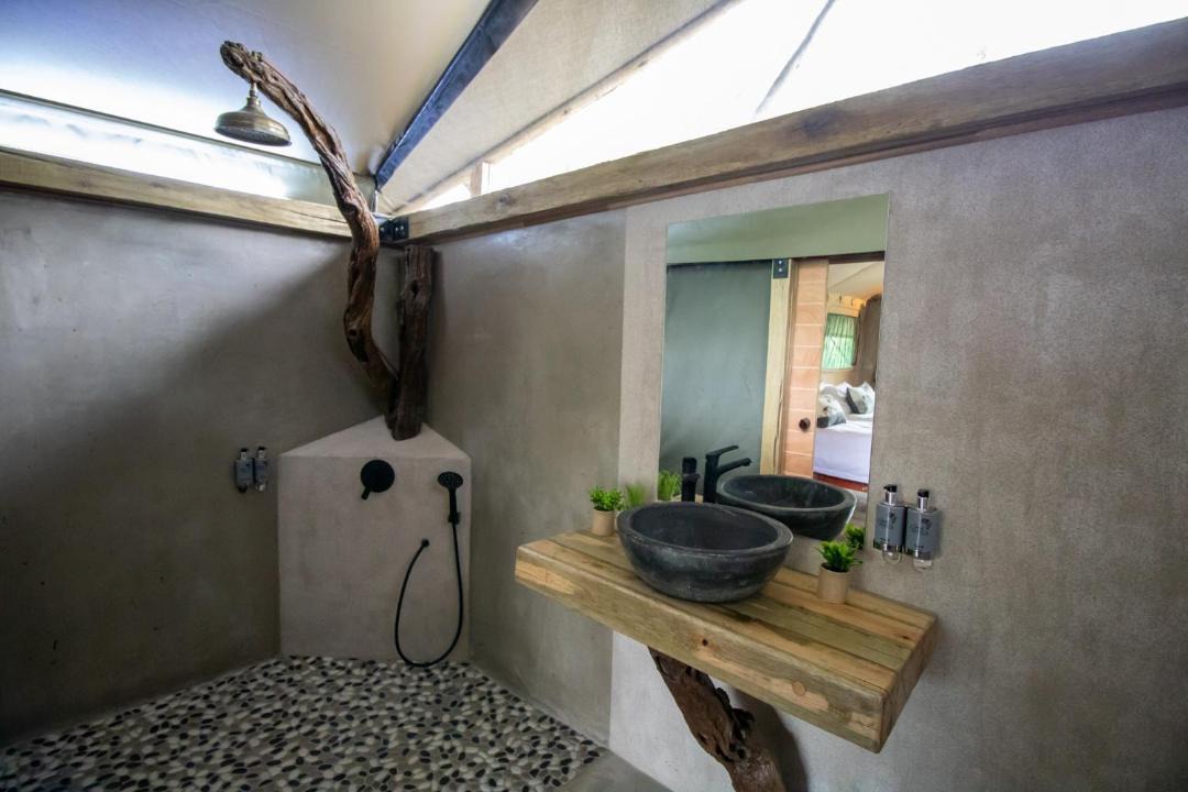 Photo of Bathroom in Thorny Bush Game Reserve
