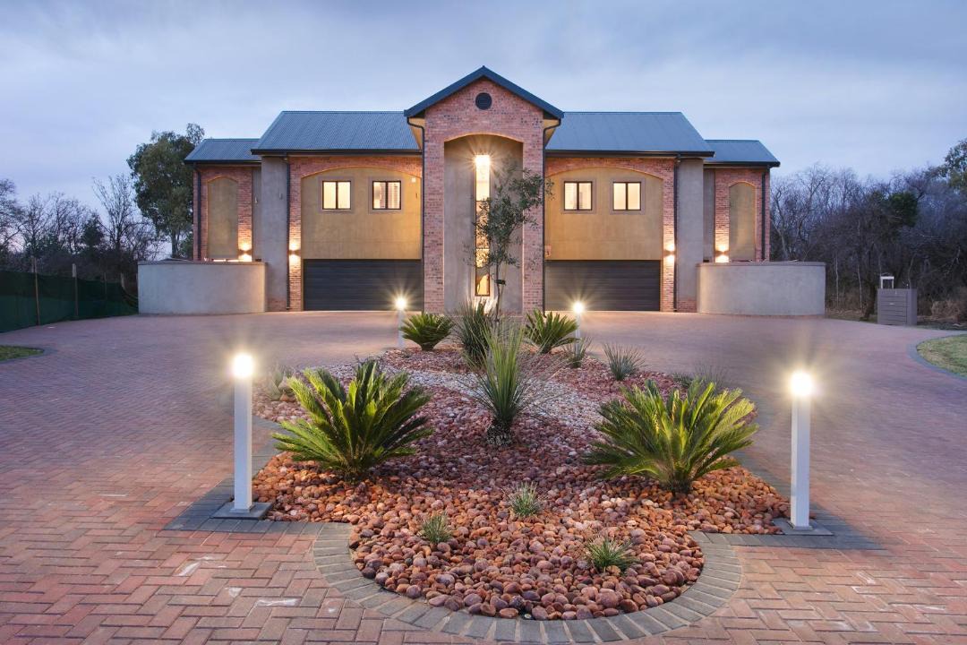 Photo of Buildings in Parys