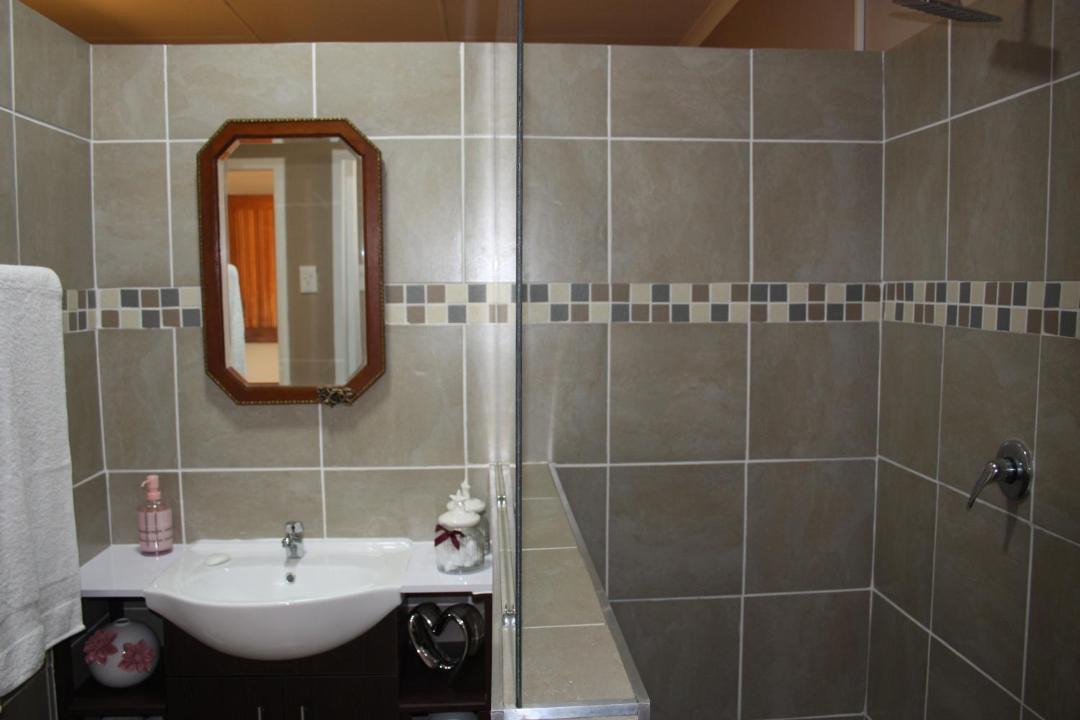 Photo of Bathroom in Wingate Park