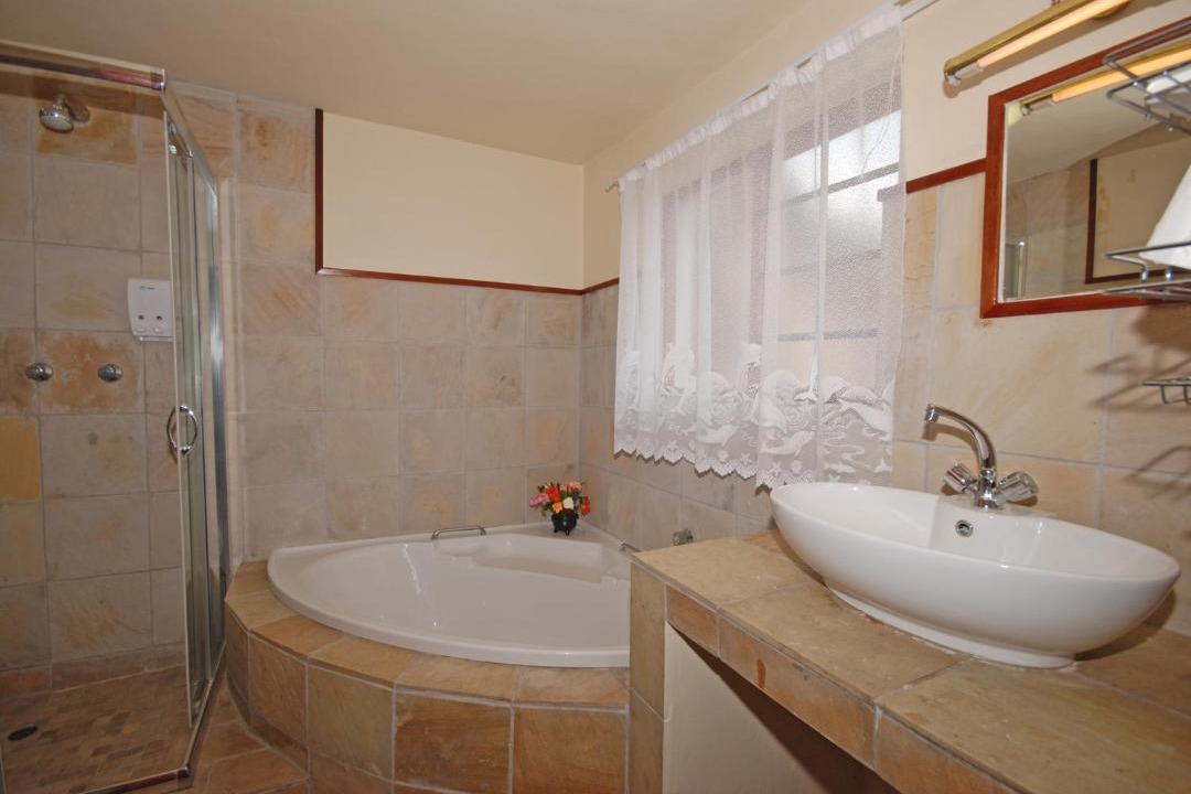 Photo of Bathroom in Greater Johannesburg Metropolitan Area