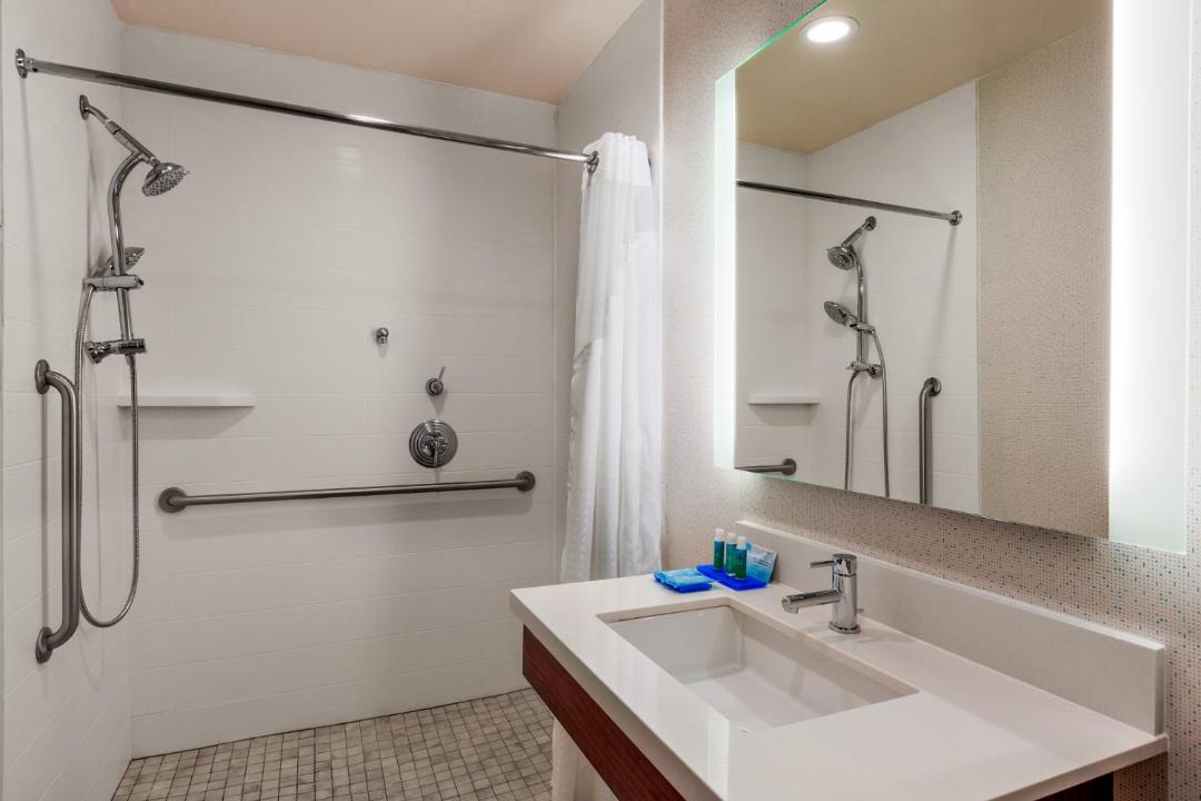 Photo of Bathroom in Oroville