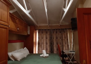 Lake Sands Manor