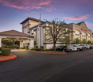 Hampton Inn Suites 