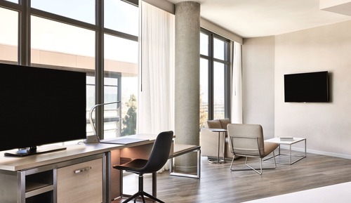 Junior Suite, 1 King Bed, Mountain View