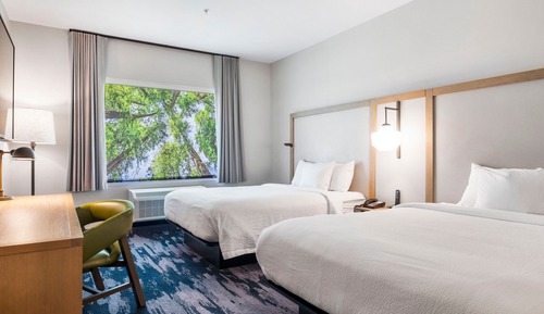 Room, 2 Queen Beds, Accessible Bathtub
