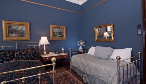 Spacious Room, Queen Bed, Private Bath with Spa Tub