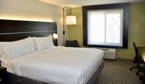 Standard Room, 1 King Bed