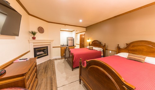 Signature Room, 2 Queen Beds, Non Smoking, Jetted Tub
