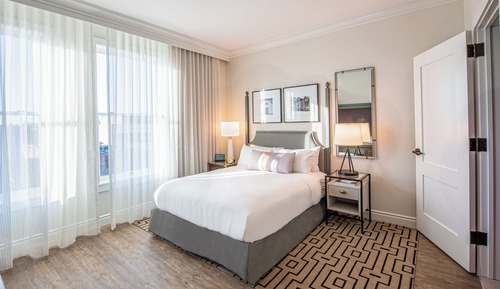 Deluxe Room, 1 Queen Bed (ADA Room)