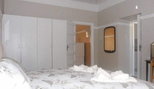 Classic Apartment, 2 Bedrooms, Partial Ocean View