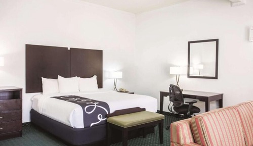 Deluxe Suite, 1 King Bed, Non Smoking