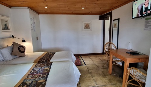 Room (Budget)