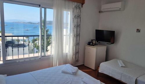 Comfort Triple Room, Smoking, Sea View