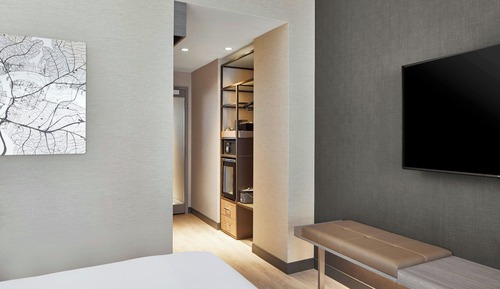 Room, 2 Queen Beds, Roll-in Shower