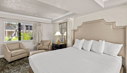 Studio, 1 King Bed (Whirlpool)