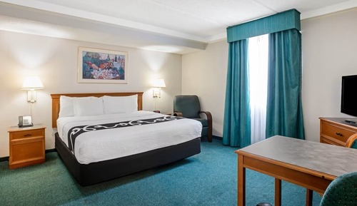 Suite, 1 King Bed, Non Smoking