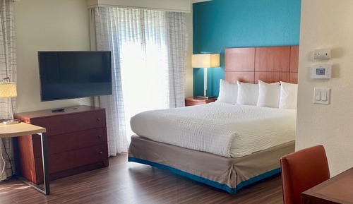 Studio, 1 Queen Bed with Sofa bed (Hearing Accessible)