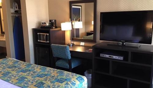 Deluxe Room, 1 King Bed (Upstairs room, stair access only)