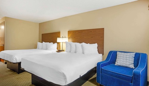 Standard Room, 2 Queen Beds, Accessible, Bathtub