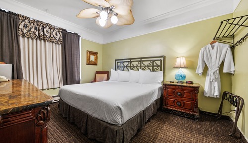 Luxury Room, 1 King Bed