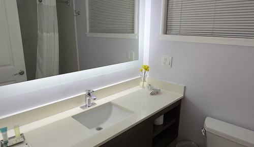 Deluxe Room, 1 King Bed, Bathtub (Non Smoking 1 King Room)