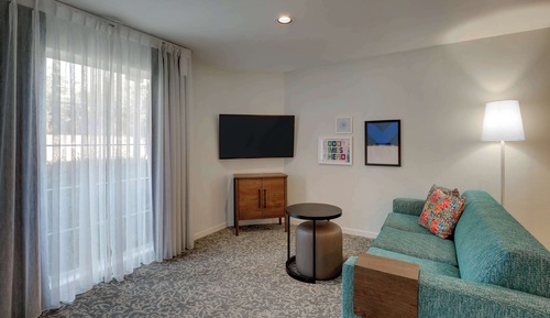 Suite, 1 Queen Bed, Accessible (Mobility Tub One Bedroom)